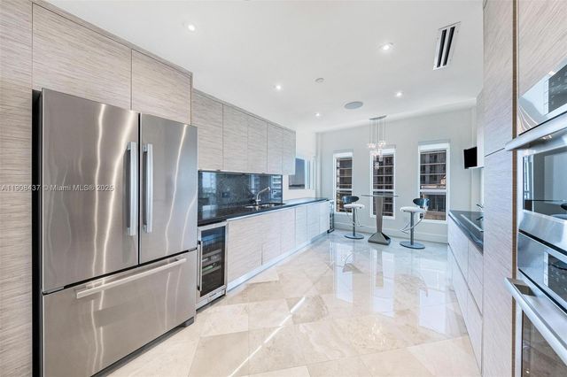 2645 S Bayshore Dr 1802, Miami, FL 33133