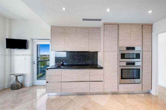 2645 S Bayshore Dr 1802, Miami, FL 33133