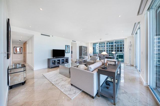 2645 S Bayshore Dr 1802, Miami, FL 33133