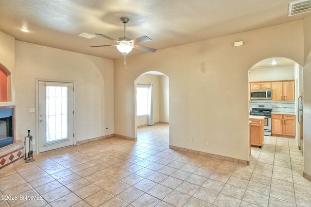 4042 Seneca Drive, Las Cruces, NM 88005