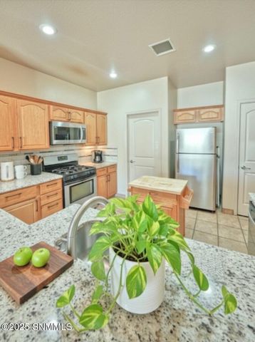 4042 Seneca Drive, Las Cruces, NM 88005