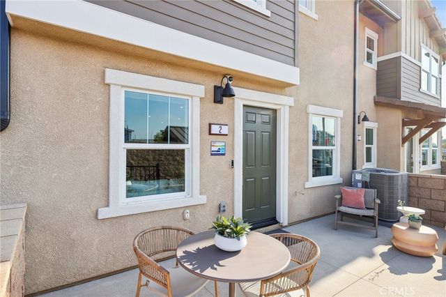 15563 April Dawn Way 4, Fontana, CA 92336
