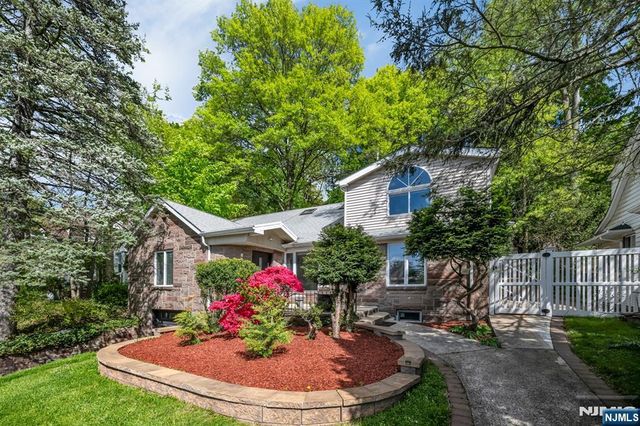 247 Glenwood Avenue, Leonia, NJ 07605