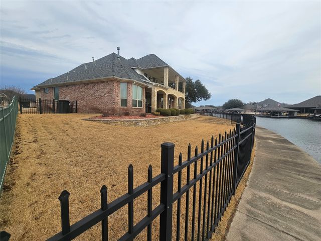 1103 Mallard Way, Granbury, TX 76048