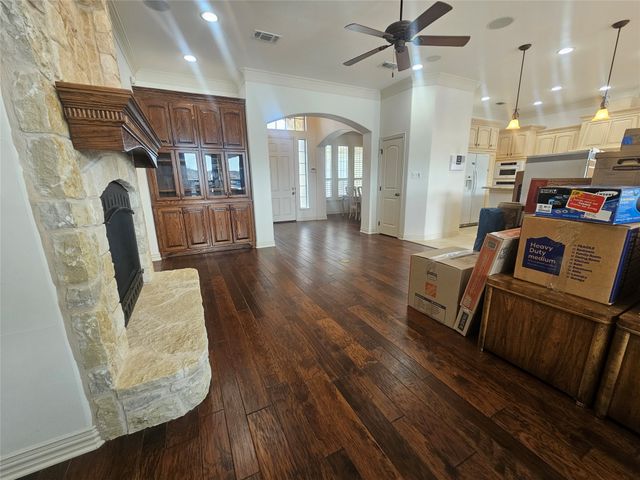 1103 Mallard Way, Granbury, TX 76048