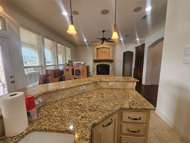 1103 Mallard Way, Granbury, TX 76048