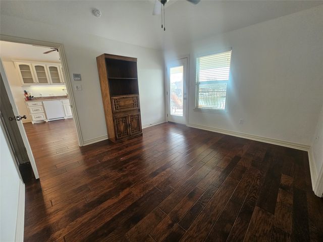 1103 Mallard Way, Granbury, TX 76048