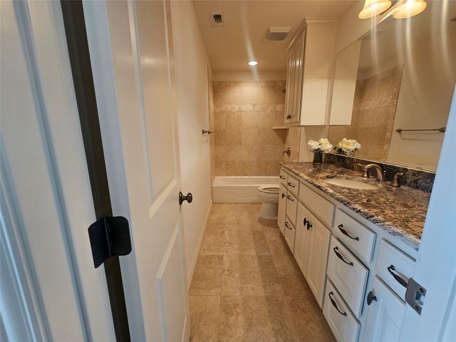 1103 Mallard Way, Granbury, TX 76048