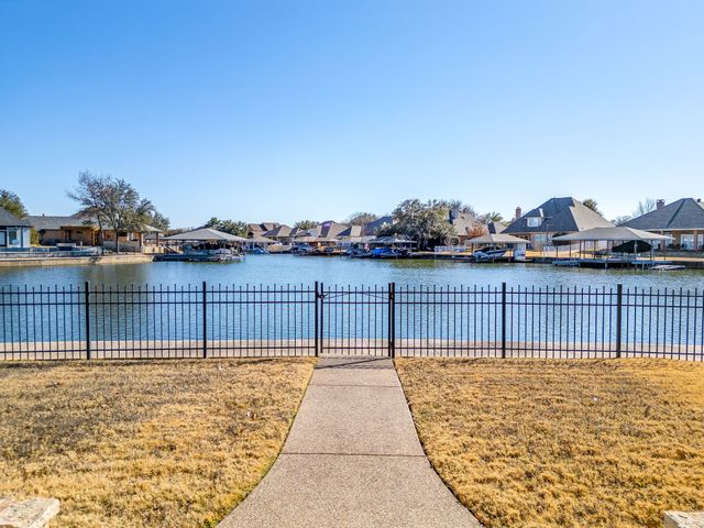 1103 Mallard Way, Granbury, TX 76048