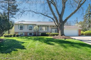 1841 Fair Oak Court, Rochester Hills, MI 48309