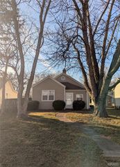 815 S 4th Street, Greenville, IL 62246