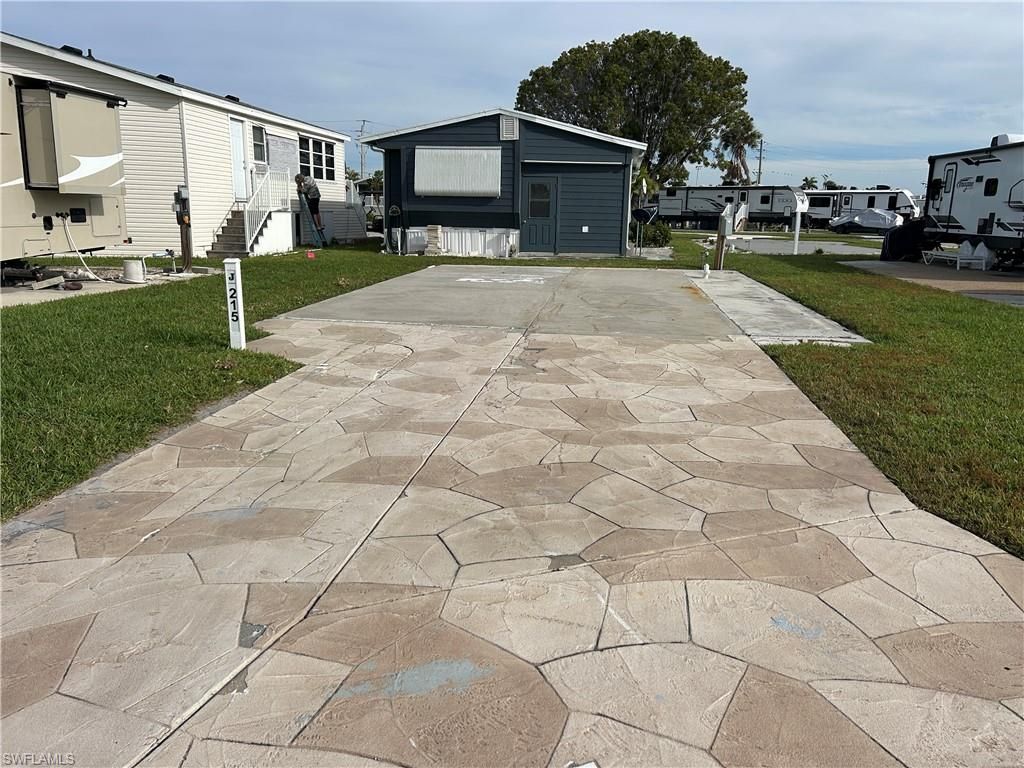 19681 215 Summerlin RD, Fort Myers, FL 33908