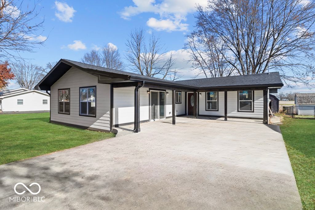 804 S Albany Street, Selma, IN 47383