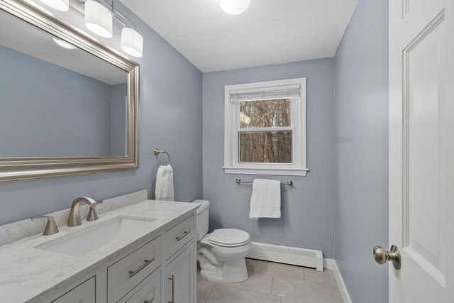 8 Blueberry Road U: R, Derry, NH 03038