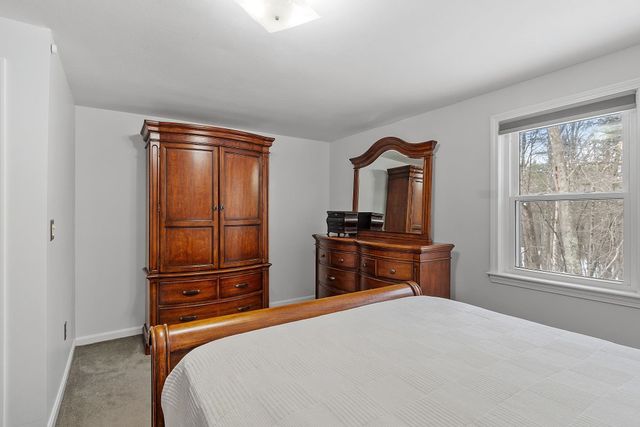 8 Blueberry Road U: R, Derry, NH 03038