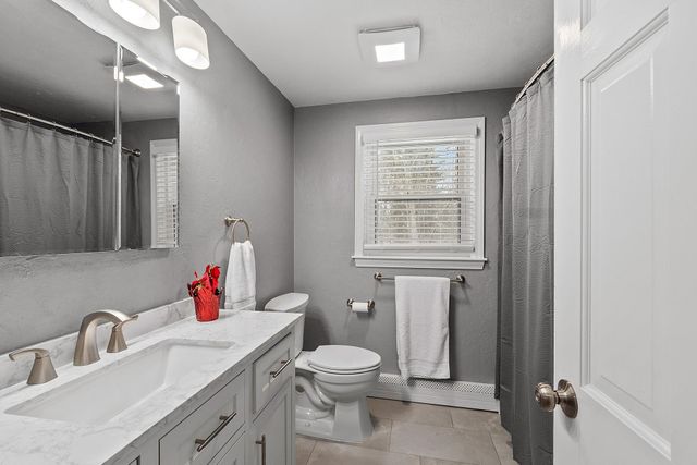 8 Blueberry Road U: R, Derry, NH 03038