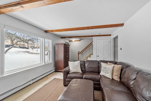 8 Blueberry Road U: R, Derry, NH 03038