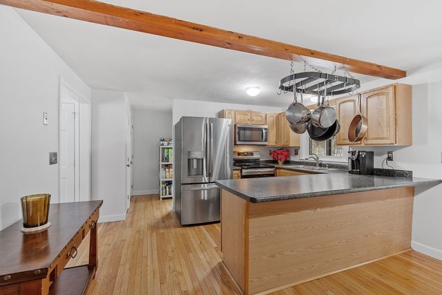 8 Blueberry Road U: R, Derry, NH 03038