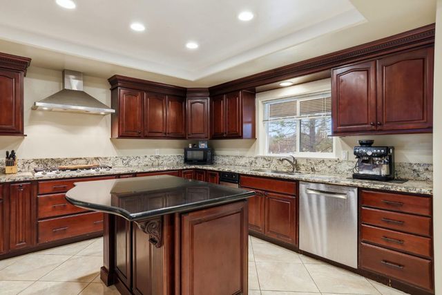 17843 Lake Forest Dr, Penn Valley, CA 95946