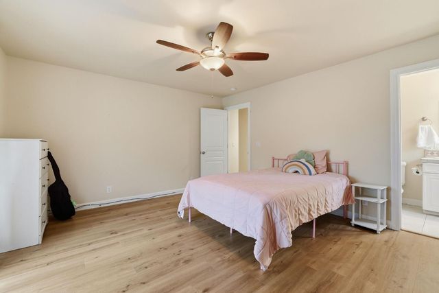 17843 Lake Forest Dr, Penn Valley, CA 95946