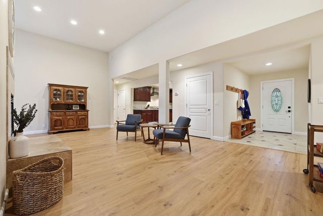 17843 Lake Forest Dr, Penn Valley, CA 95946