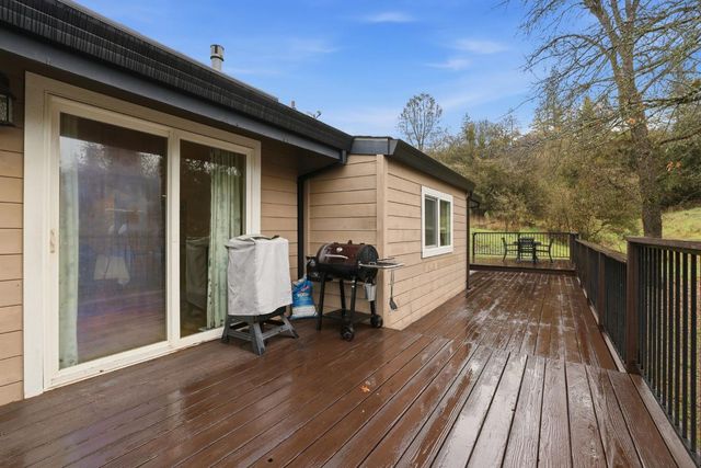 17843 Lake Forest Dr, Penn Valley, CA 95946