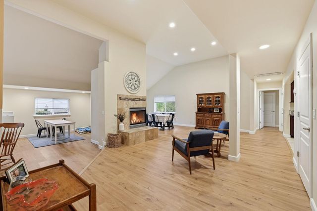 17843 Lake Forest Dr, Penn Valley, CA 95946