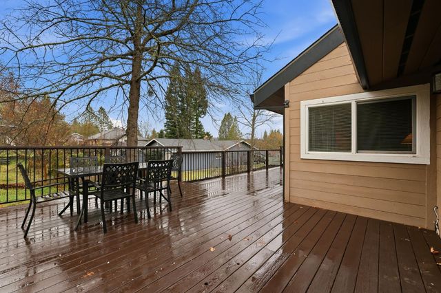 17843 Lake Forest Dr, Penn Valley, CA 95946