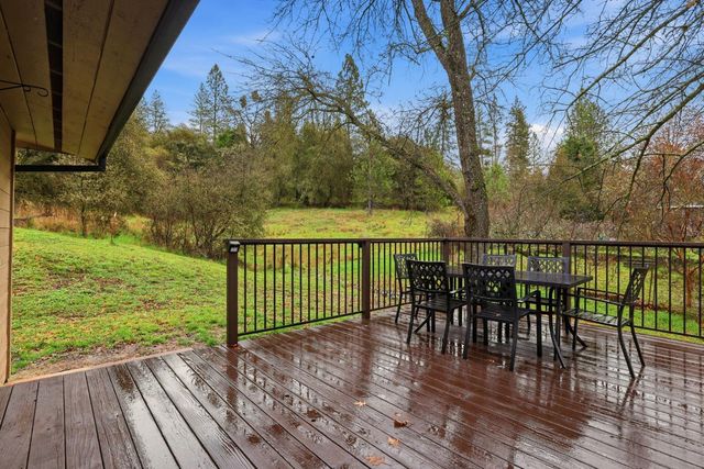 17843 Lake Forest Dr, Penn Valley, CA 95946