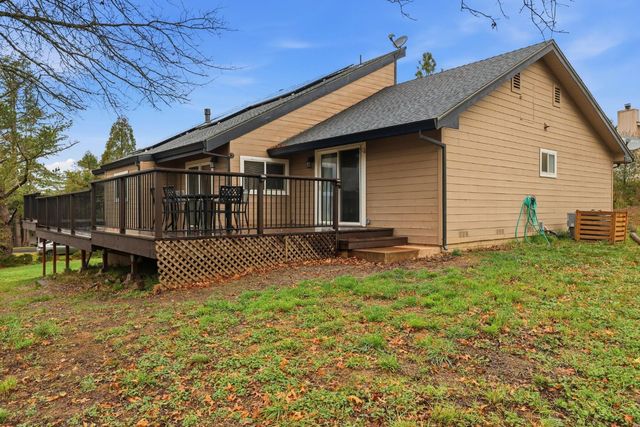 17843 Lake Forest Dr, Penn Valley, CA 95946