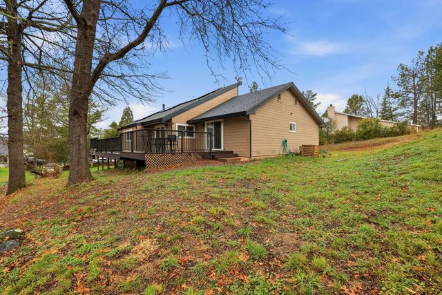 17843 Lake Forest Dr, Penn Valley, CA 95946