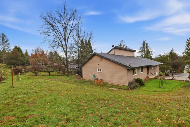 17843 Lake Forest Dr, Penn Valley, CA 95946