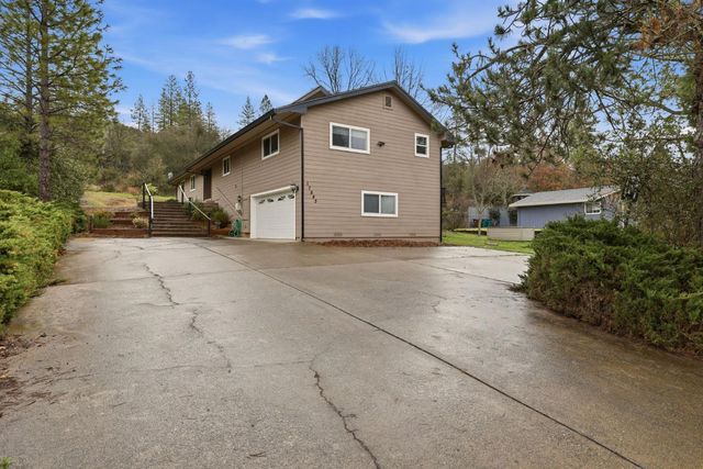17843 Lake Forest Dr, Penn Valley, CA 95946