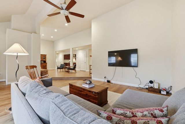 17843 Lake Forest Dr, Penn Valley, CA 95946