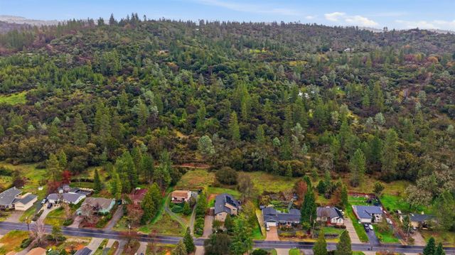 17843 Lake Forest Dr, Penn Valley, CA 95946