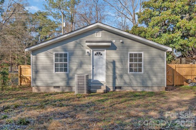 401 Golf Course Road, Winnsboro, SC 29180
