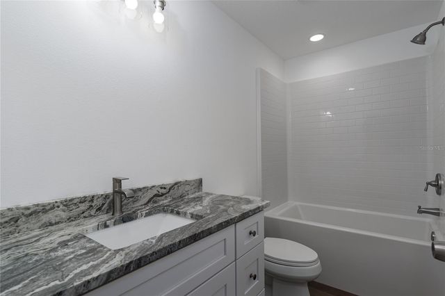 305 19TH STREET EAST, Bradenton, FL 34208