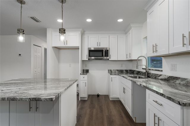 305 19TH STREET EAST, Bradenton, FL 34208