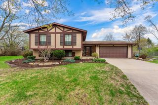 830 Buckingham Court, Crystal Lake, IL 60014
