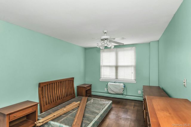 596 Broadway 17A, Lynbrook, NY 11563