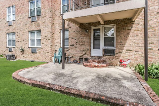 596 Broadway 17A, Lynbrook, NY 11563