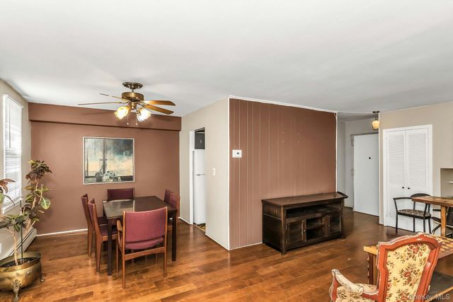 596 Broadway 17A, Lynbrook, NY 11563