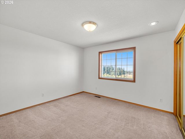 16977 S SPANGLER Rd, Beavercreek, OR 97004