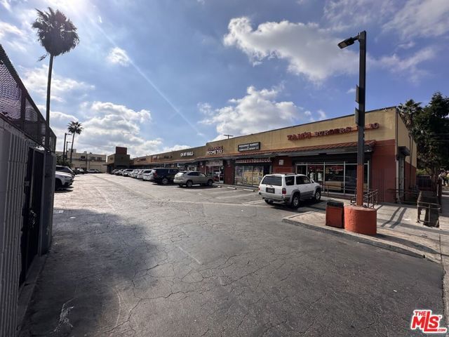 4701 S Broadway, Los Angeles, CA 90037