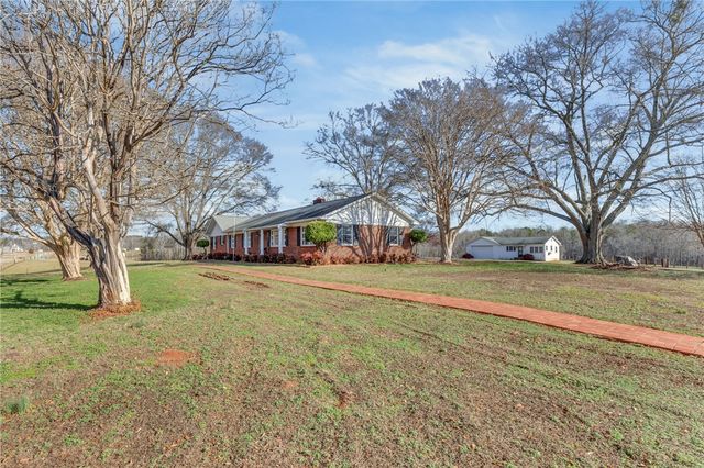 1142 Fox Squirrel Ridge Road, Pickens, SC 29671