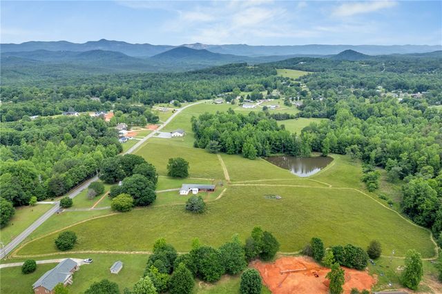 1142 Fox Squirrel Ridge Road, Pickens, SC 29671