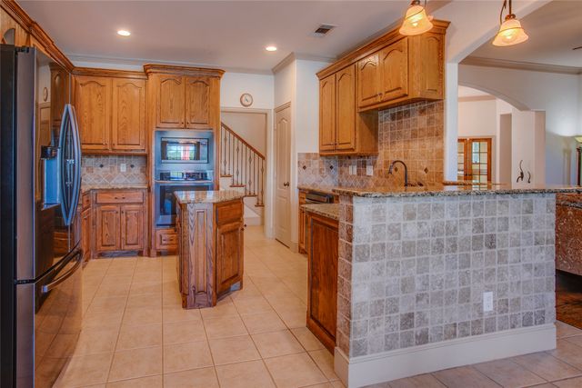 10044 Dennehy Drive, Talty, TX 75126