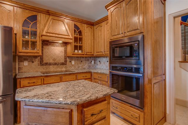 10044 Dennehy Drive, Talty, TX 75126