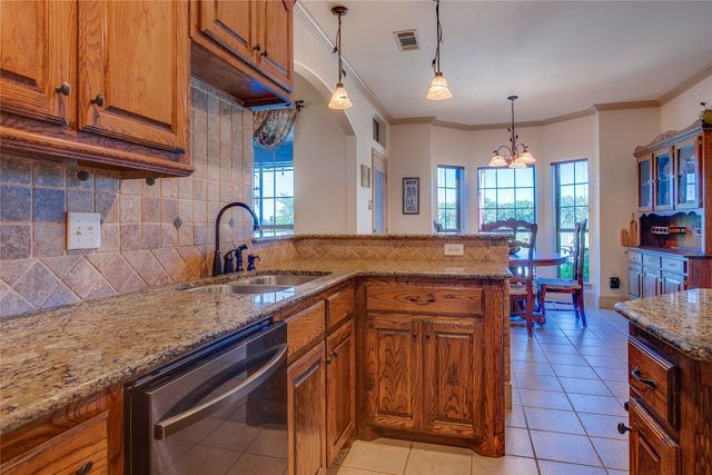 10044 Dennehy Drive, Talty, TX 75126