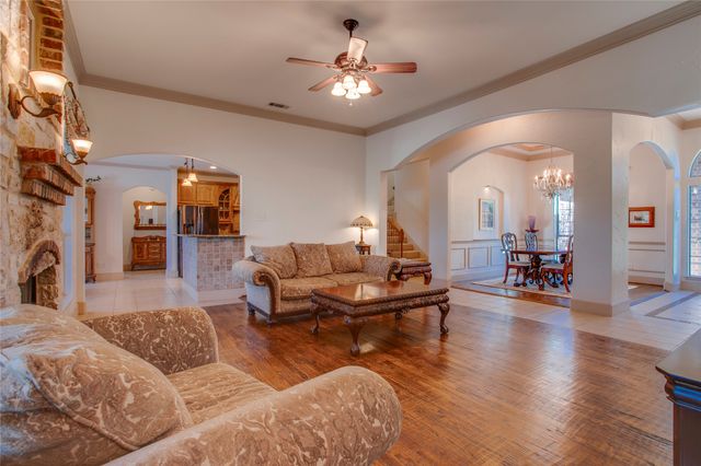 10044 Dennehy Drive, Talty, TX 75126